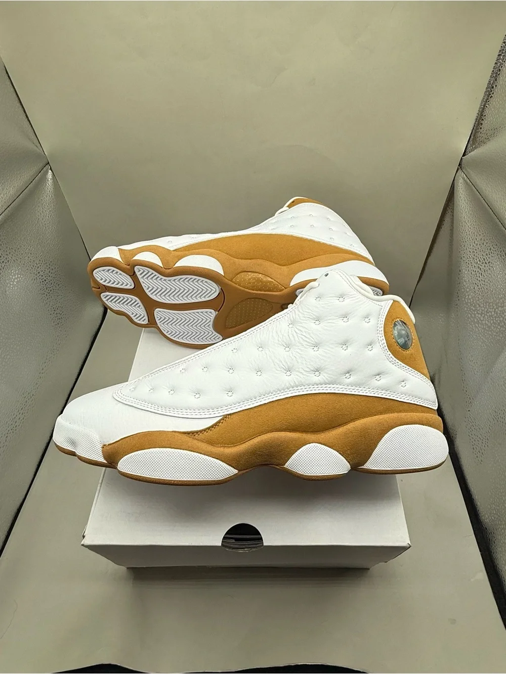Authentic 2023 Jordan 13 Retro Wheat Men Size 10.5 Brand New